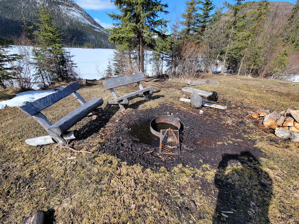 01) Beattie Lake Cabin - Image 11